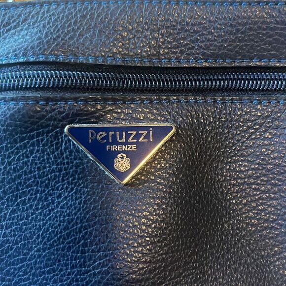 Peruzzi Blue Italian Leather‎ Purse - Picture 4 of 8